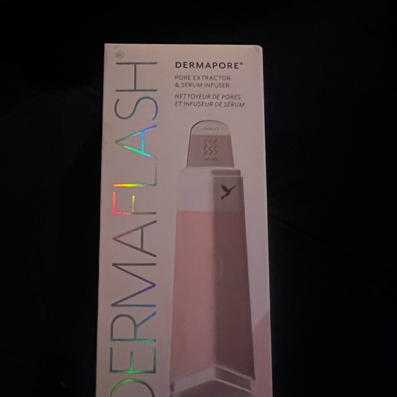 DERMAFLASH Other - Dermaflash Dermapore Pore Extractor in Pink